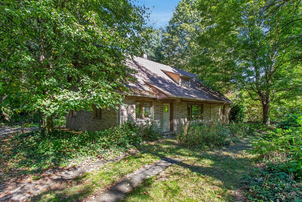 3055 Pipestone Road, Benton Harbor