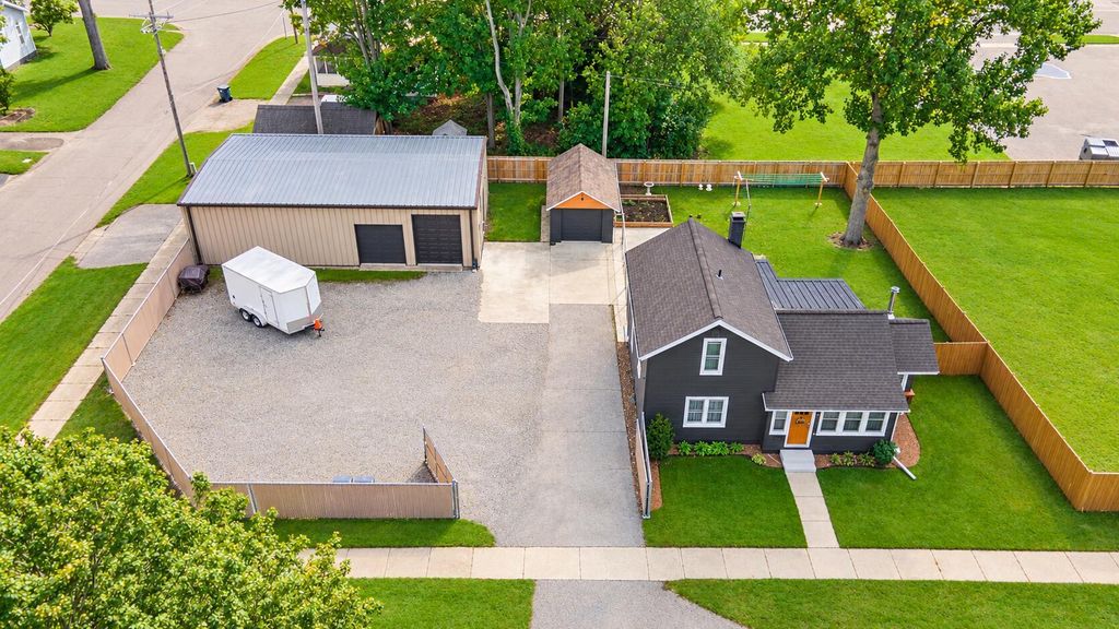 106 Lagrange Street, Dowagiac