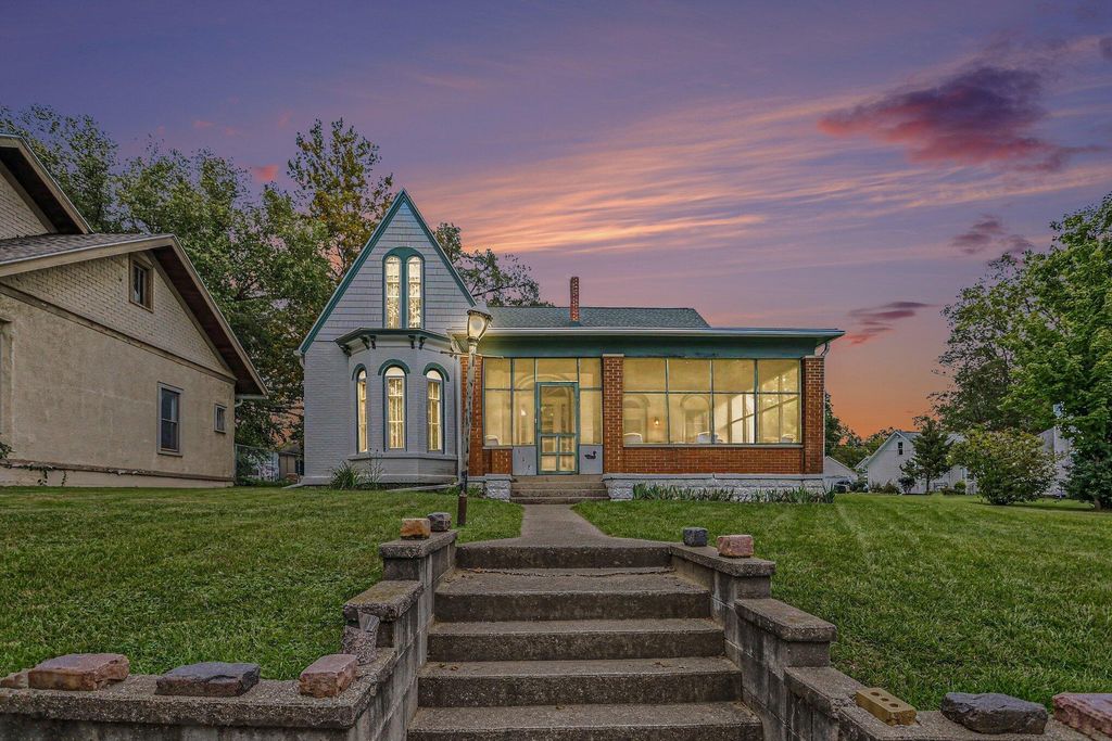 118 W Front Street, Buchanan