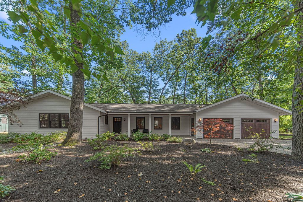4137 Comanche Trail, New Buffalo