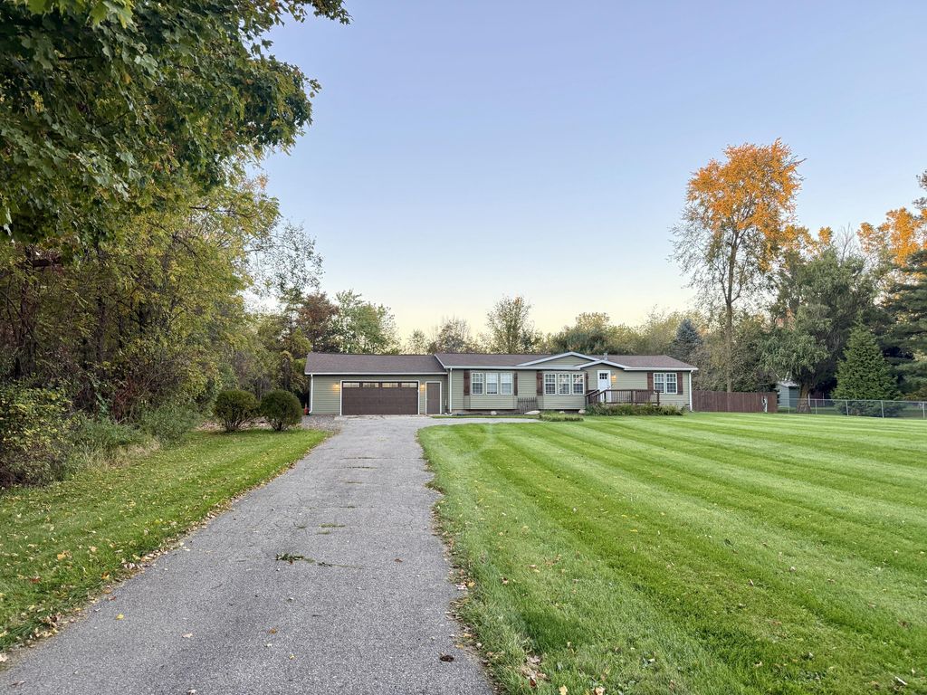 10213 Bath Road, Byron