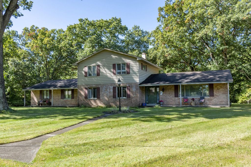 70820 N Driftwood Drive, Edwardsburg