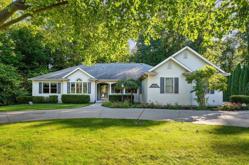 15889 N Edgewood Drive, Buchanan