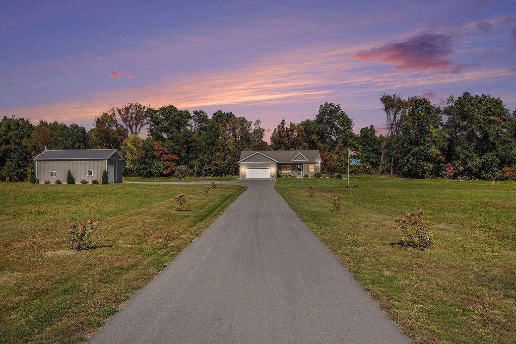 6715 Pine Road, Benton Harbor