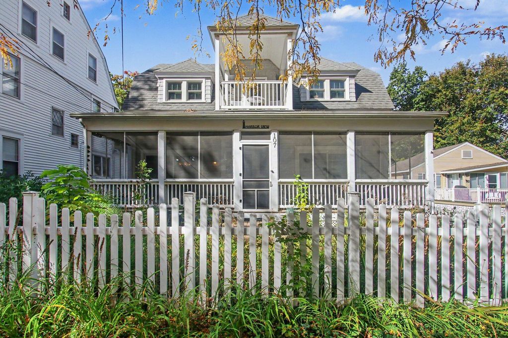 107 Park Avenue, South Haven