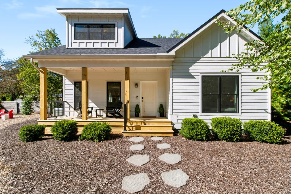 16325 Stones Throw Lane, Union Pier