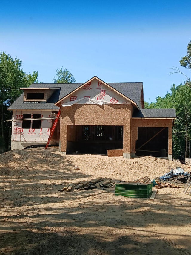 16229 148th Avenue, Spring Lake township