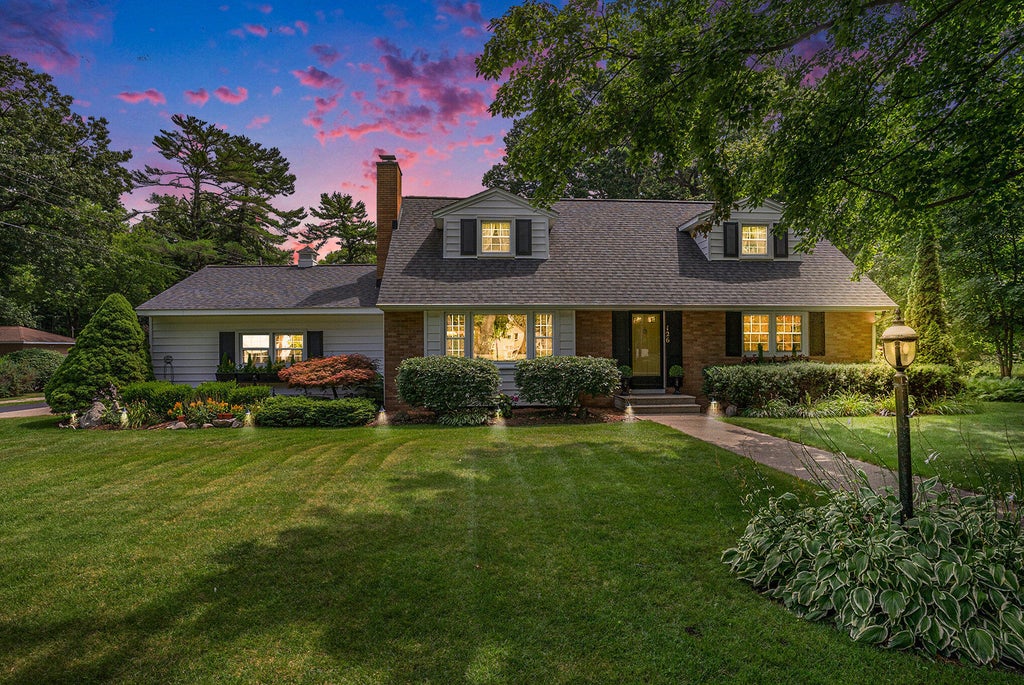 126 N Fruitport Road, Spring Lake village