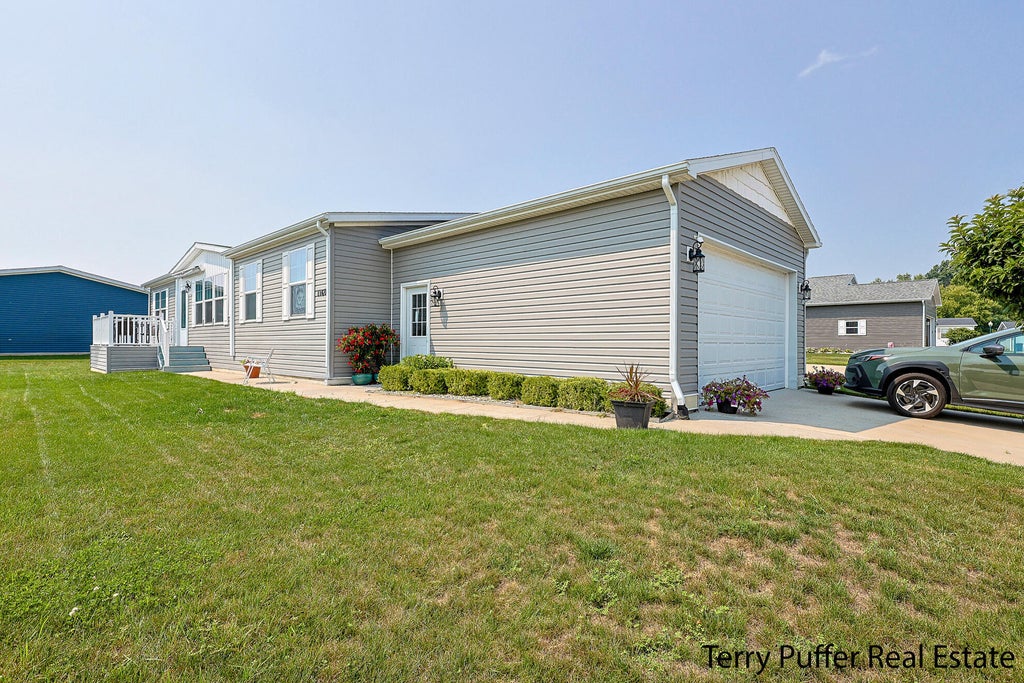 1160 Ashton Street, Martin township