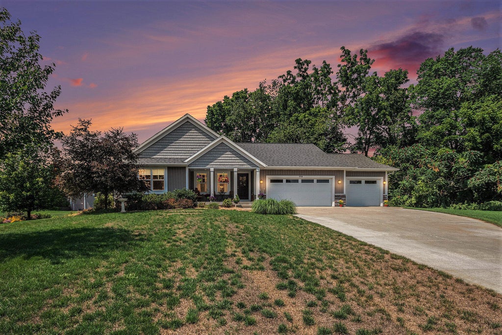 3560 Woodfield Court, Manlius township