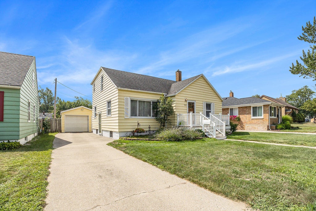 906 Grant Avenue, Grand Haven city