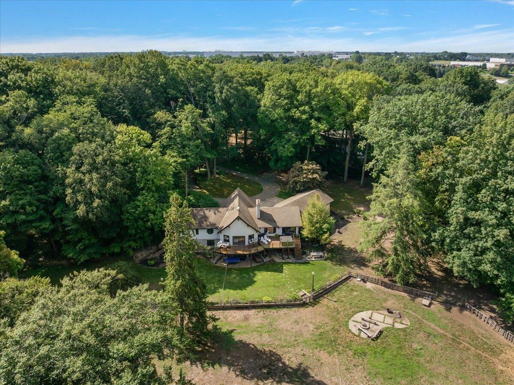955 Kenwood Drive, Holland
