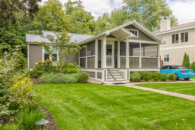 728 Lake Street, Saugatuck city