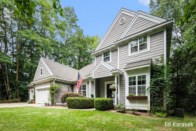 6127 Kings Way Unit: 2, Saugatuck township