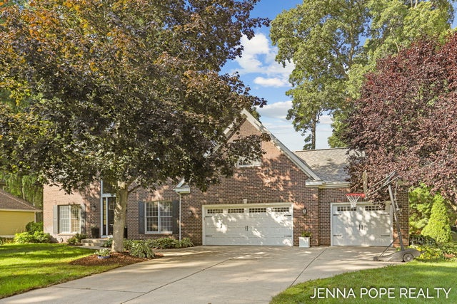 15375 Oak Point Drive, Spring Lake township