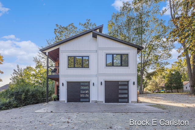 3220 Lakeshore Drive, Muskegon city