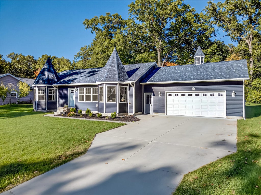 464 Grover Road, Egelston township