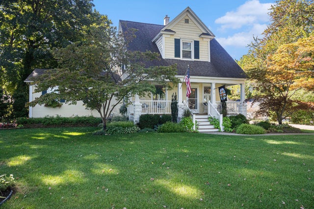 1092 South Shore Drive, Holland city