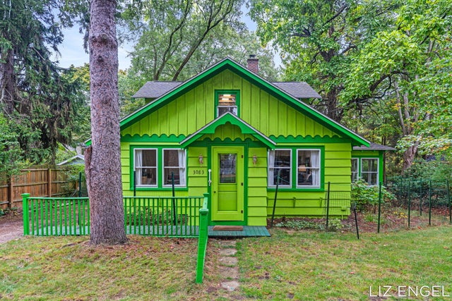 3083 May Avenue, Unknown City