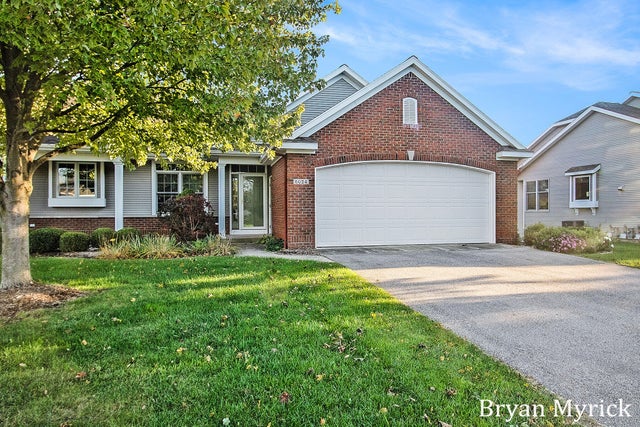 6024 Heritage Meadow Drive, Laketown township