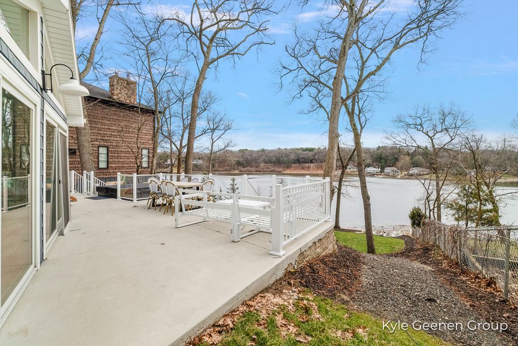 6365 Waters Edge Lane, Saugatuck township