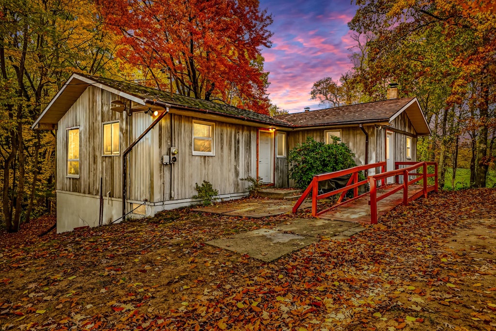 445 W 40th Street, Unknown City