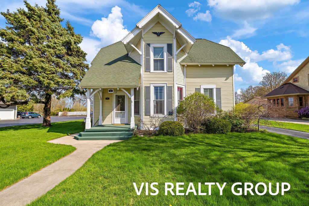 223 E Savidge Street, Spring Lake village
