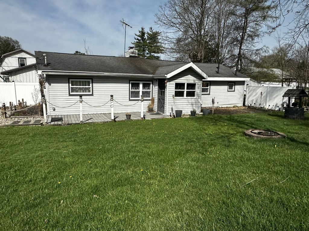 520 W Jessie Road, Edenville township