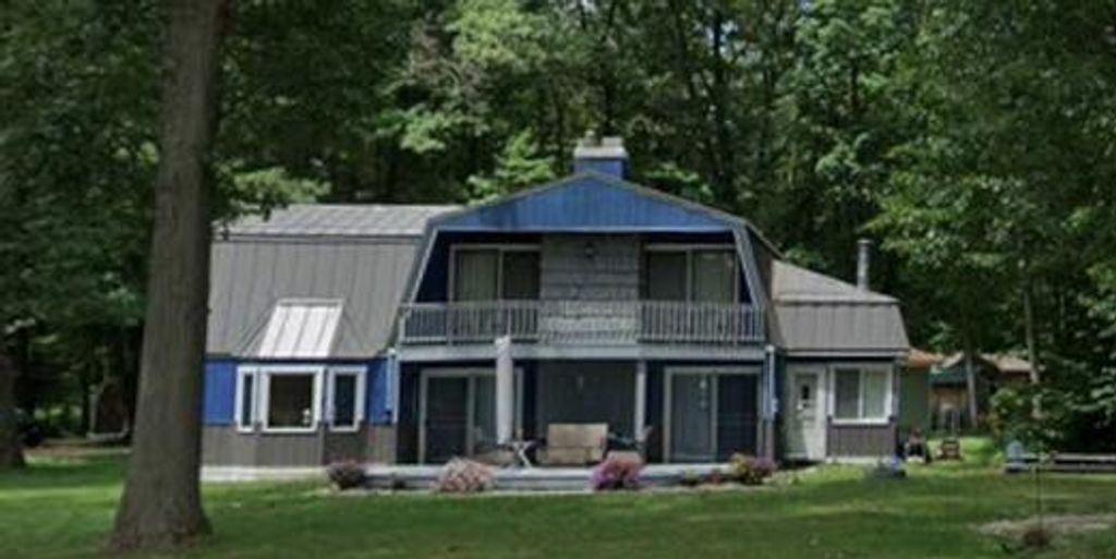8752 Bills Lake Court, Croton township
