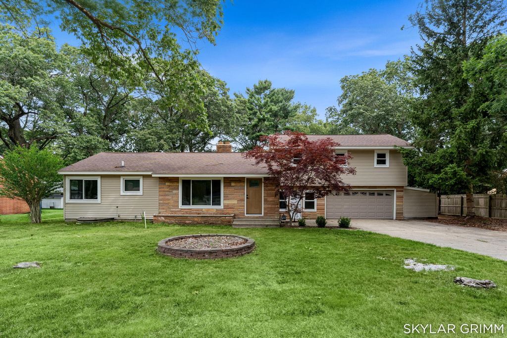 1924 Maryland Boulevard, Norton Shores city