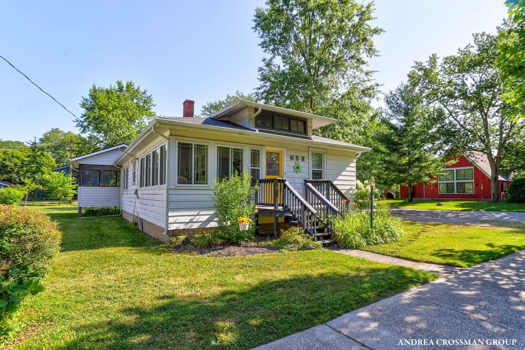 658 Allegan Street, Saugatuck city
