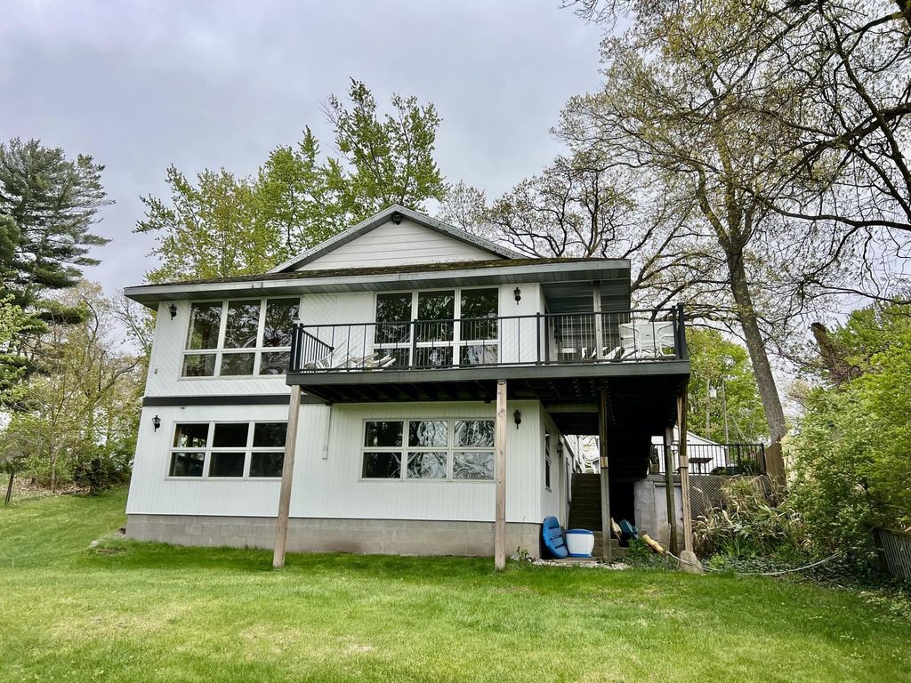 2378 Duff Road, Dalton township