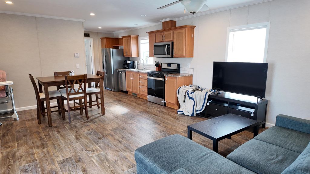 333 E Lakewood Boulevard Unit: 69, Holland charter township