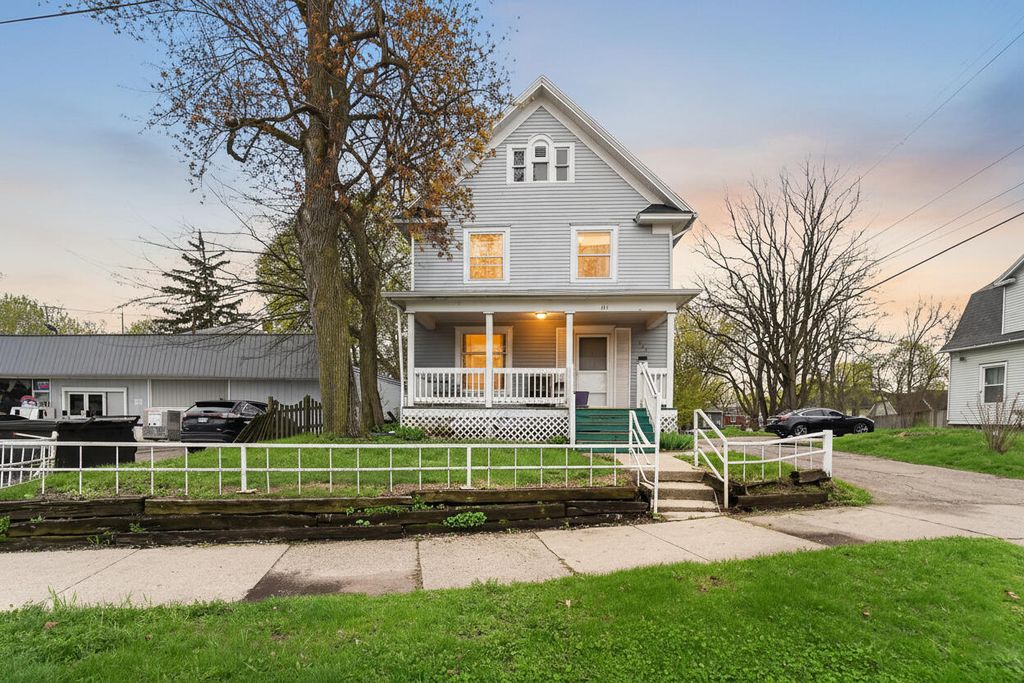 111 W Barnes Avenue, Lansing city