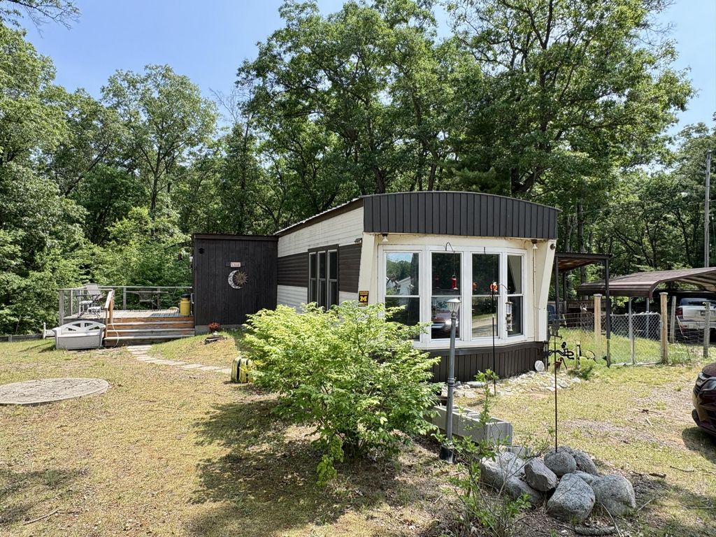 7920 E Lake Road, Holton township