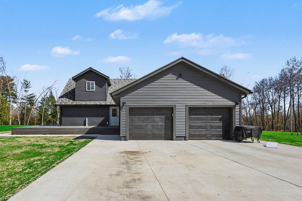 3233 Becker Road, Muskegon charter township