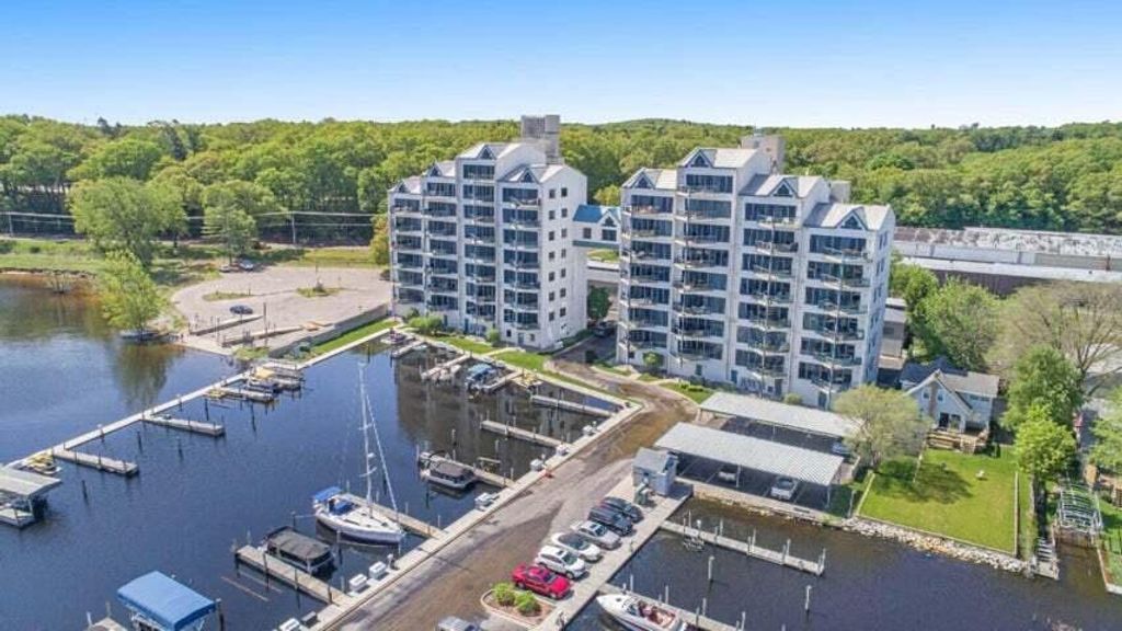2964 Lakeshore Drive Unit: W 304, Muskegon