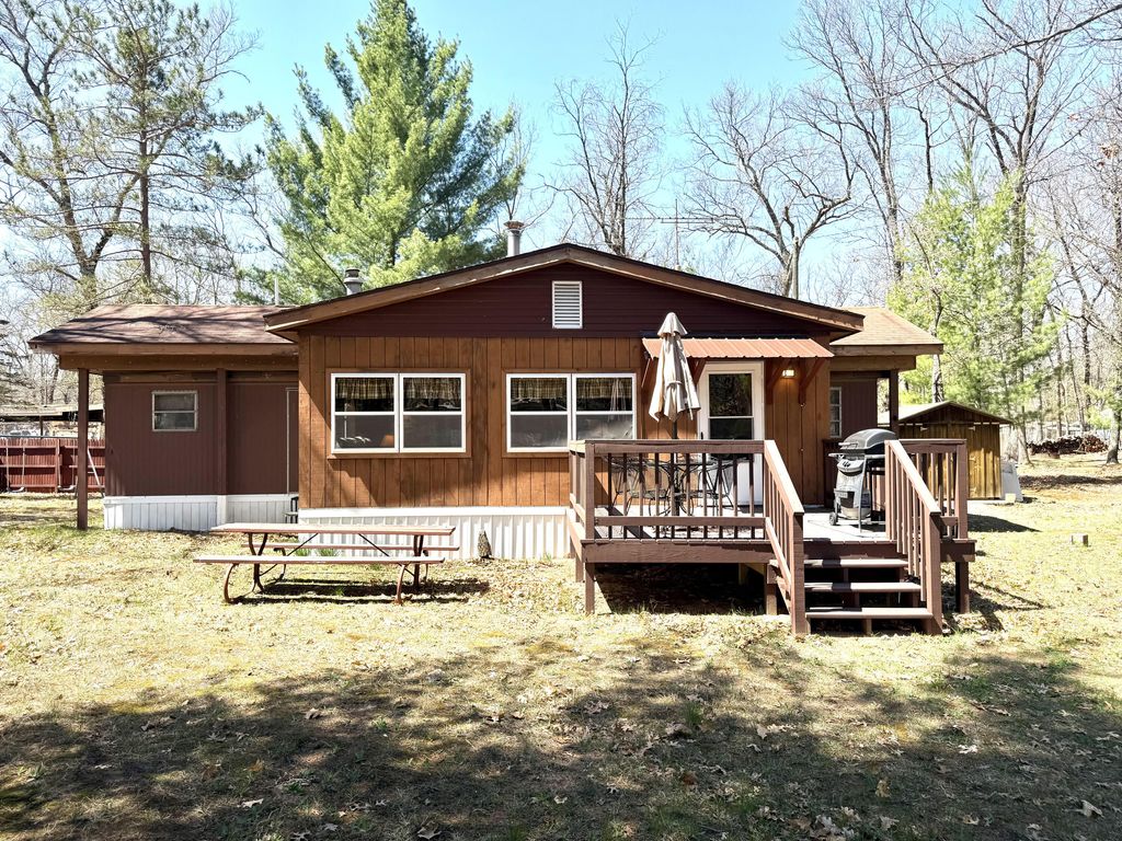 11881 S Winesap Road, Lake township