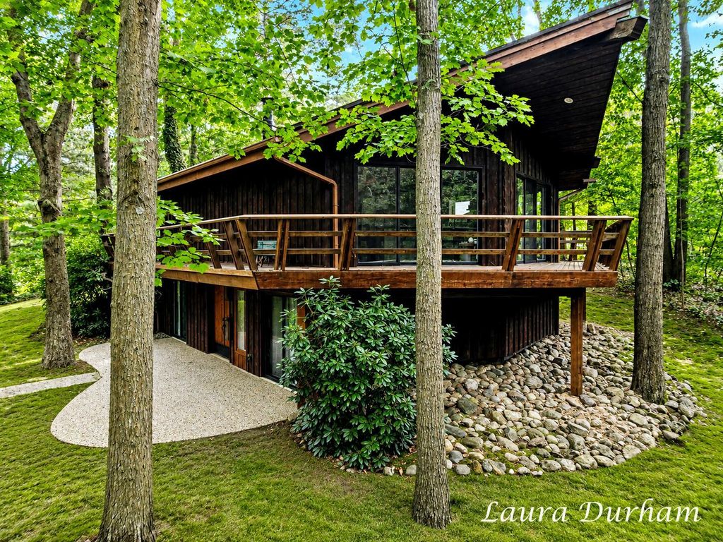6480 Island Lake Road, Laketown township