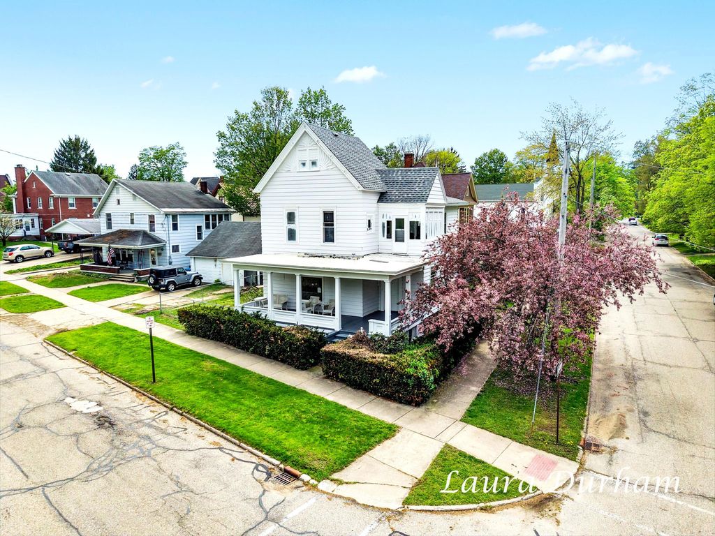 223 N Walnut Street, Allegan city