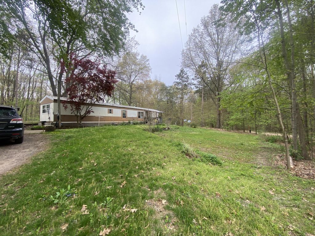 2851 137th Avenue, Salem township