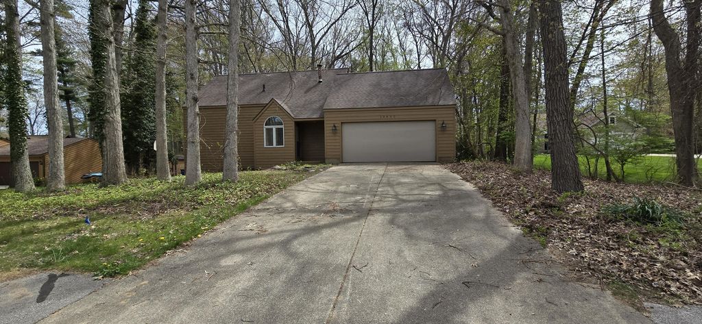 15460 Kelly Street, Spring Lake township