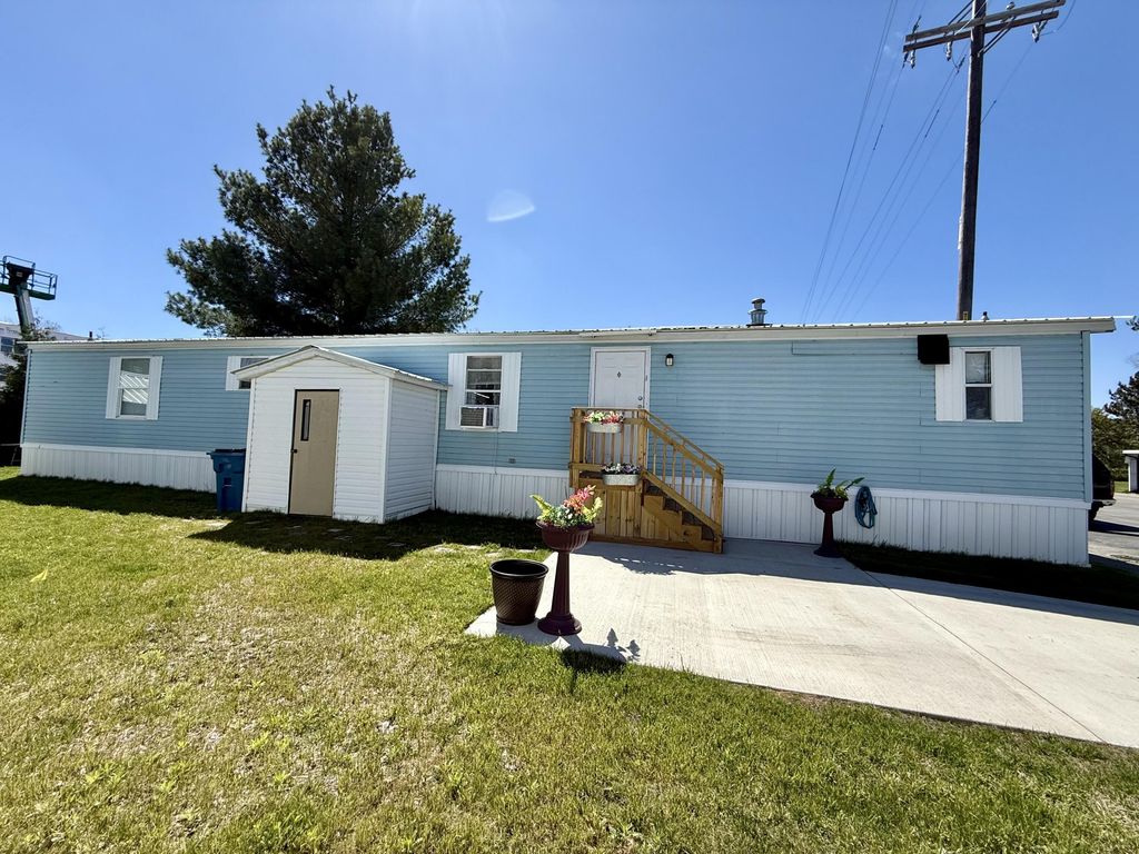 333 E Lakewood Boulevard Unit: 10, Holland charter township