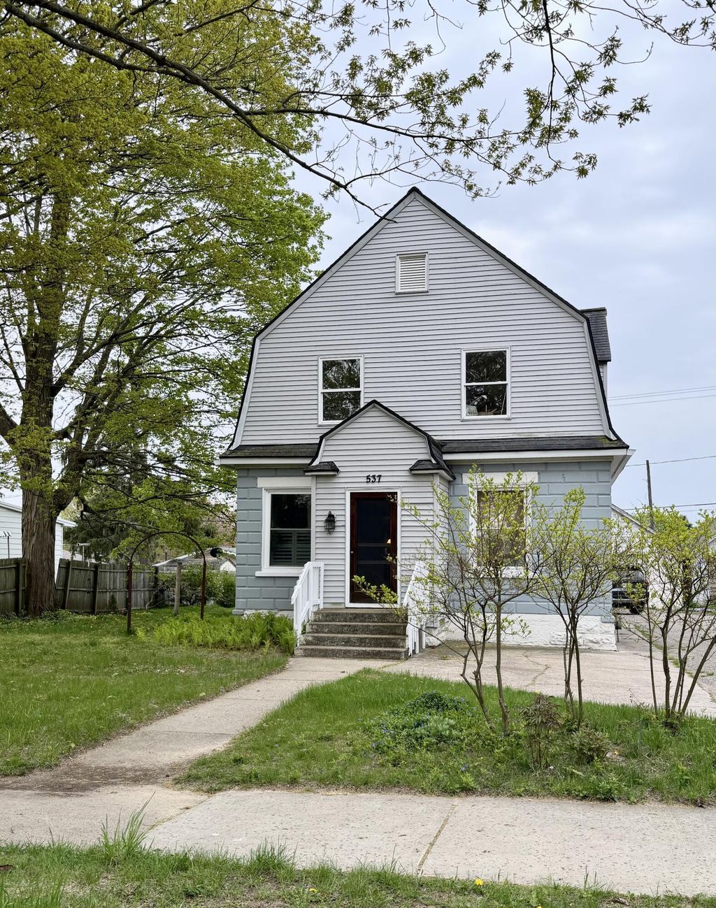 537 W Main Street, Fennville city