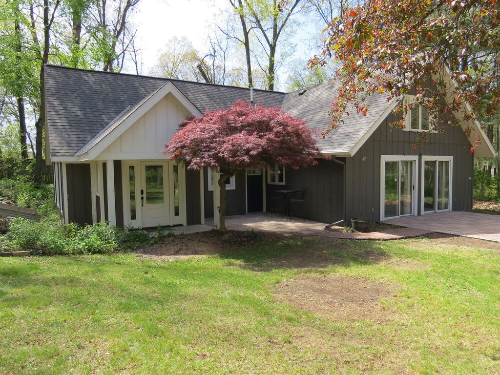 1812 Tomahawk Trail, Valley township