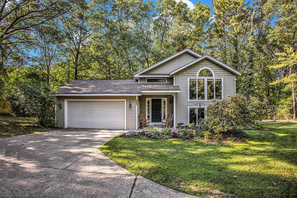 603 Howard Avenue, Holland