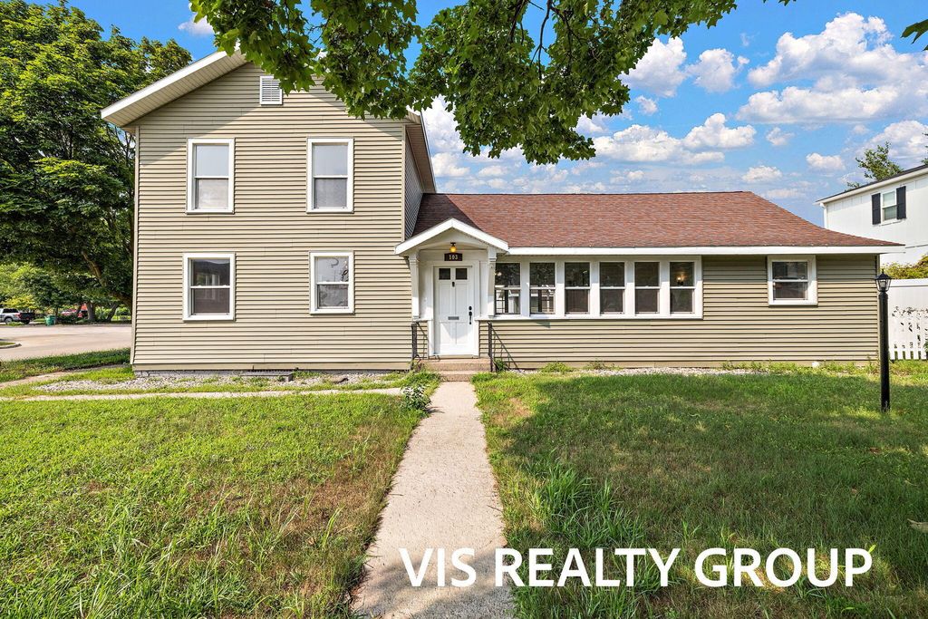 103 E Savidge Street, Spring Lake village