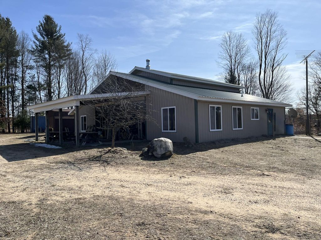 264 S 152nd Avenue Unit: - Cabin And 60 Acres, Ferry township