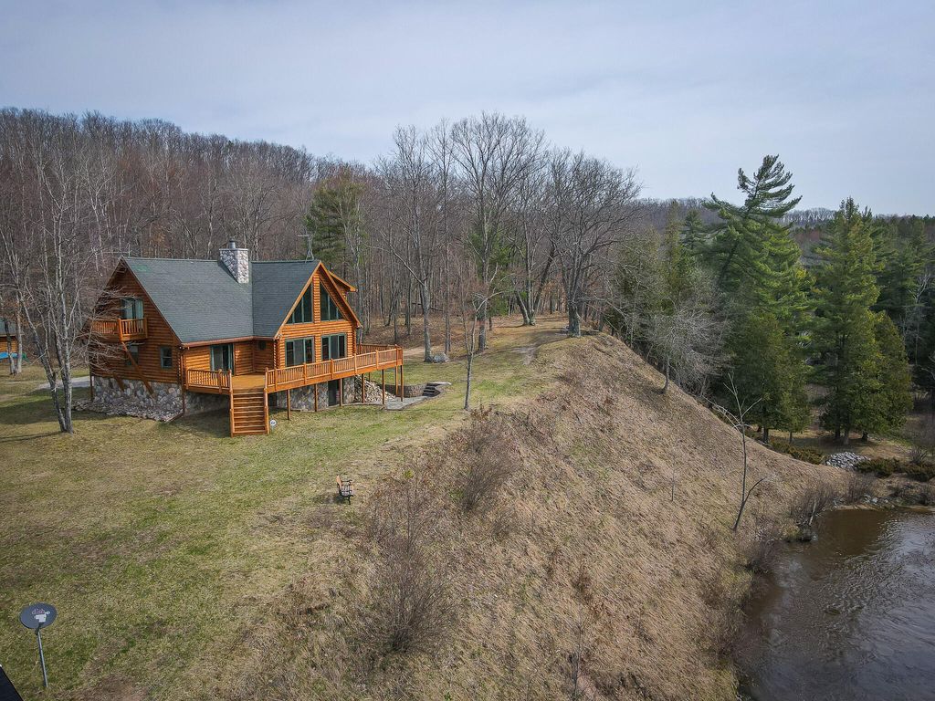 9184 M-37, South Branch township