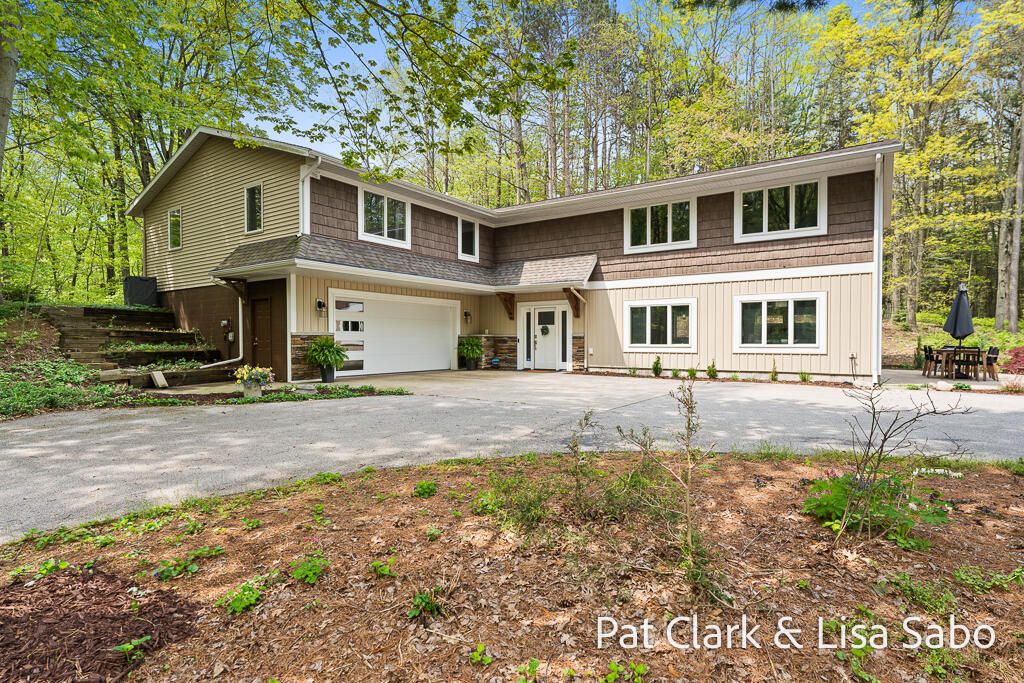 16580 Lake Michigan Drive, Grand Haven charter township